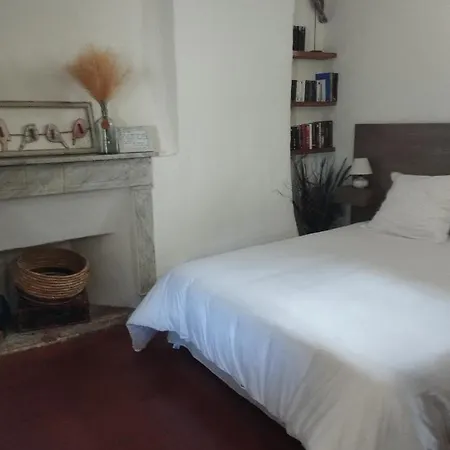 Chez Les Filles Dions