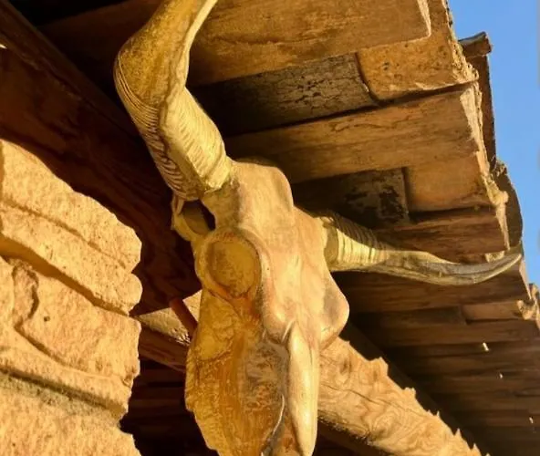 Chez Les Filles 3* Dions