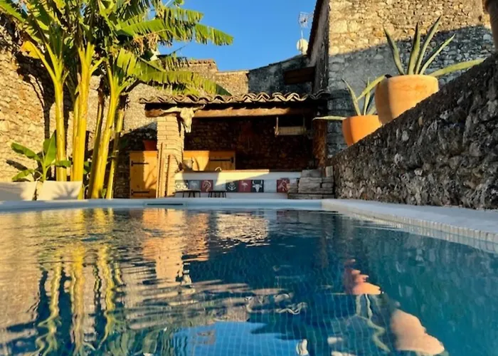 Chez Les Filles לינה וארוחת בוקר