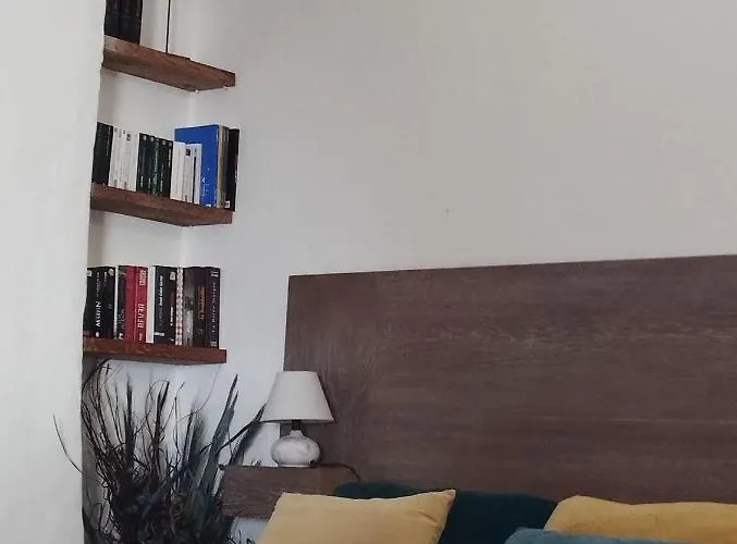 Chez Les Filles לינה וארוחת בוקר